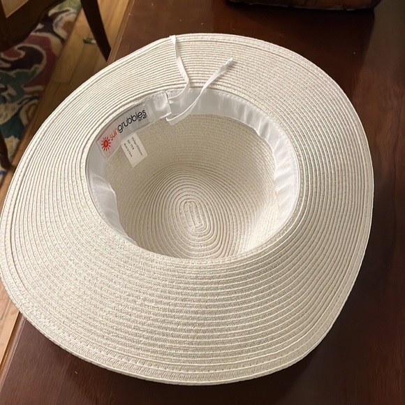 Sungrubbies Accessories Sungrubbies Brand New Hat Poshmark